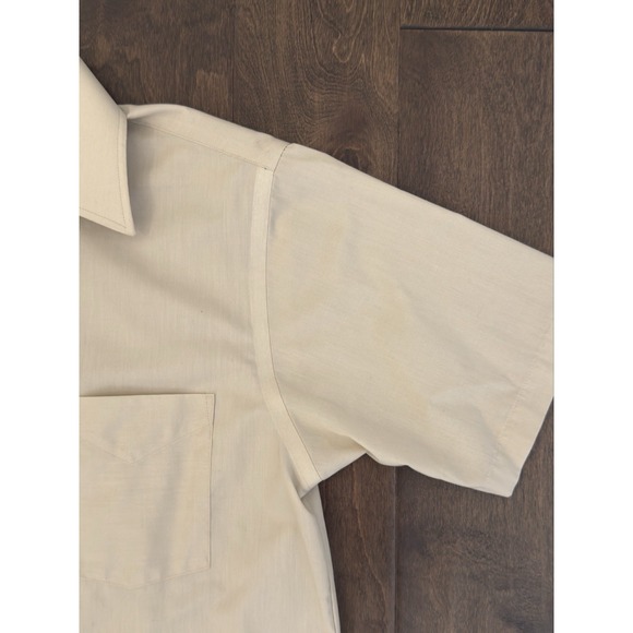 Stafford Mens Size 15.5 Short‎ Sleeve Button Down Tan Beige Shirt Wrinkle-Free - Picture 4 of 6